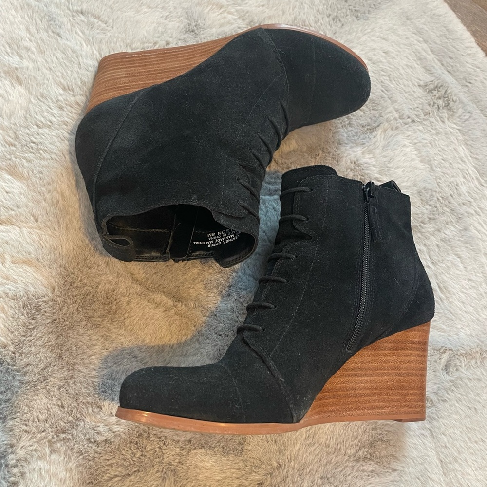 Violet & Red wedge boots